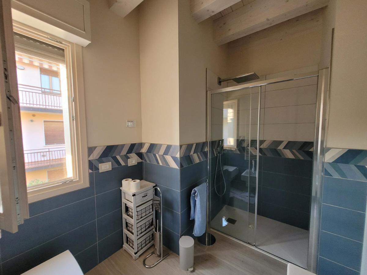 Garda View - Nuovo Appartamento Con Solarium Vista Lago Exterior photo
