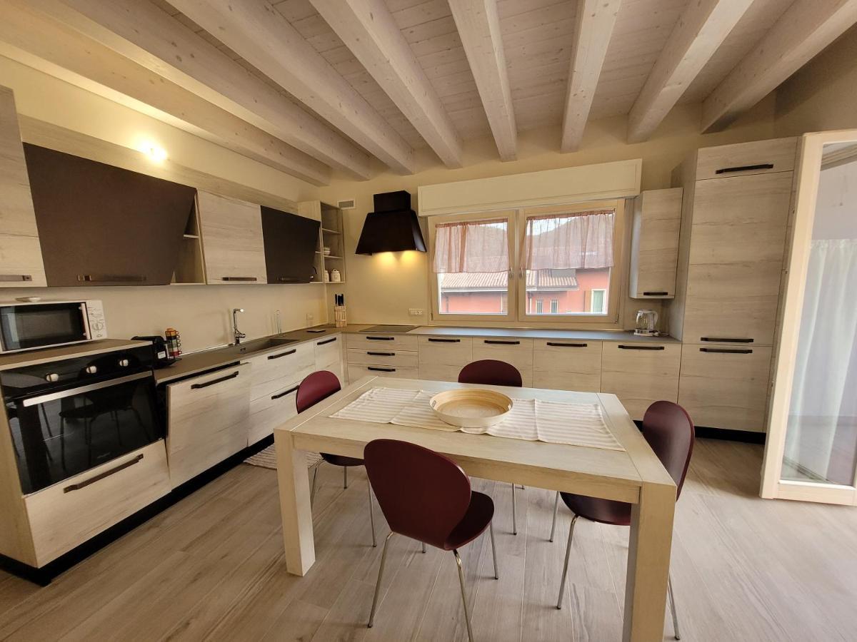 Garda View - Nuovo Appartamento Con Solarium Vista Lago Exterior photo