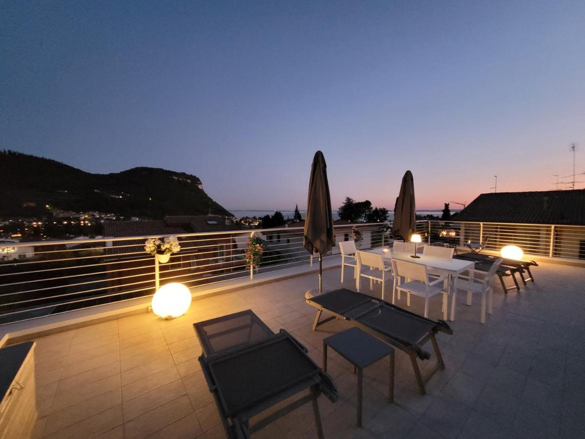 Garda View - Nuovo Appartamento Con Solarium Vista Lago Exterior photo