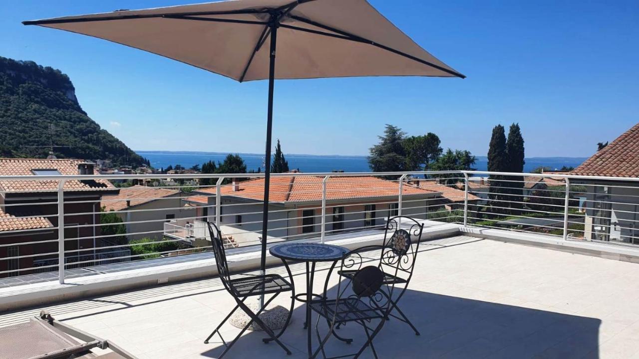 Garda View - Nuovo Appartamento Con Solarium Vista Lago Exterior photo