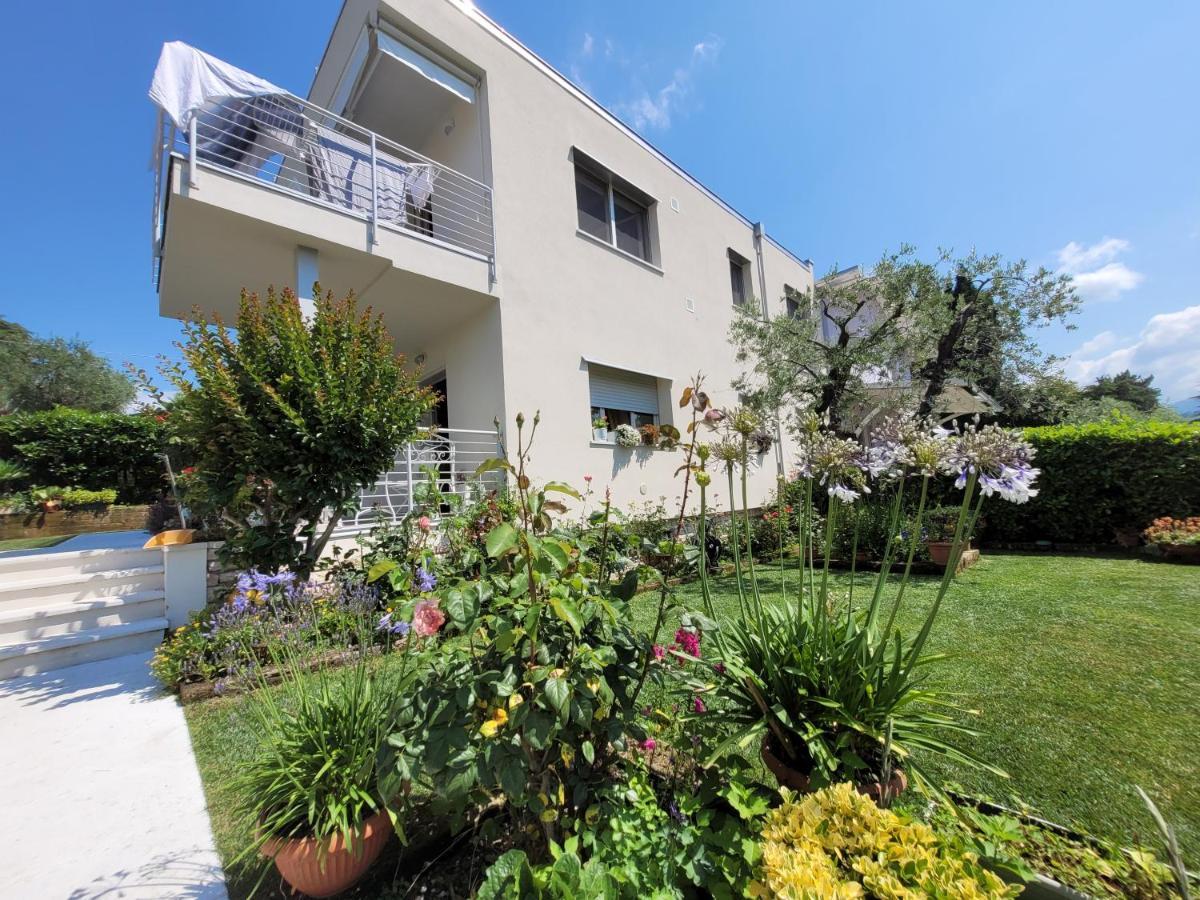 Garda View - Nuovo Appartamento Con Solarium Vista Lago Exterior photo